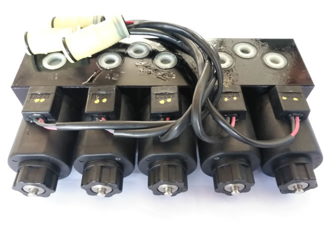 Volvo挖掘機配件-線圈閥